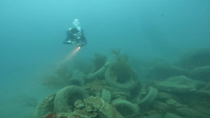 Jon Lee — GUE diver